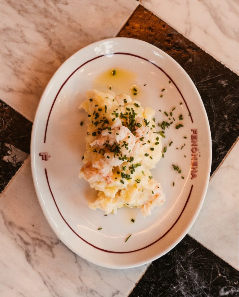 Instagram post from lafenomena_puerto. This post is in position 4.